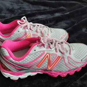 Best 25 Deals for Hot Pink New Balance Running Shoes Poshmark